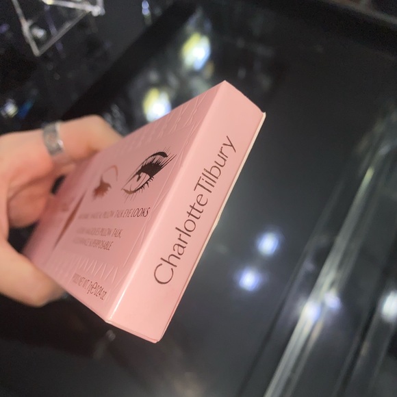 NEW! Instant Eyeshadow Pallet Charlotte Tilbury - Picture 4 of 8